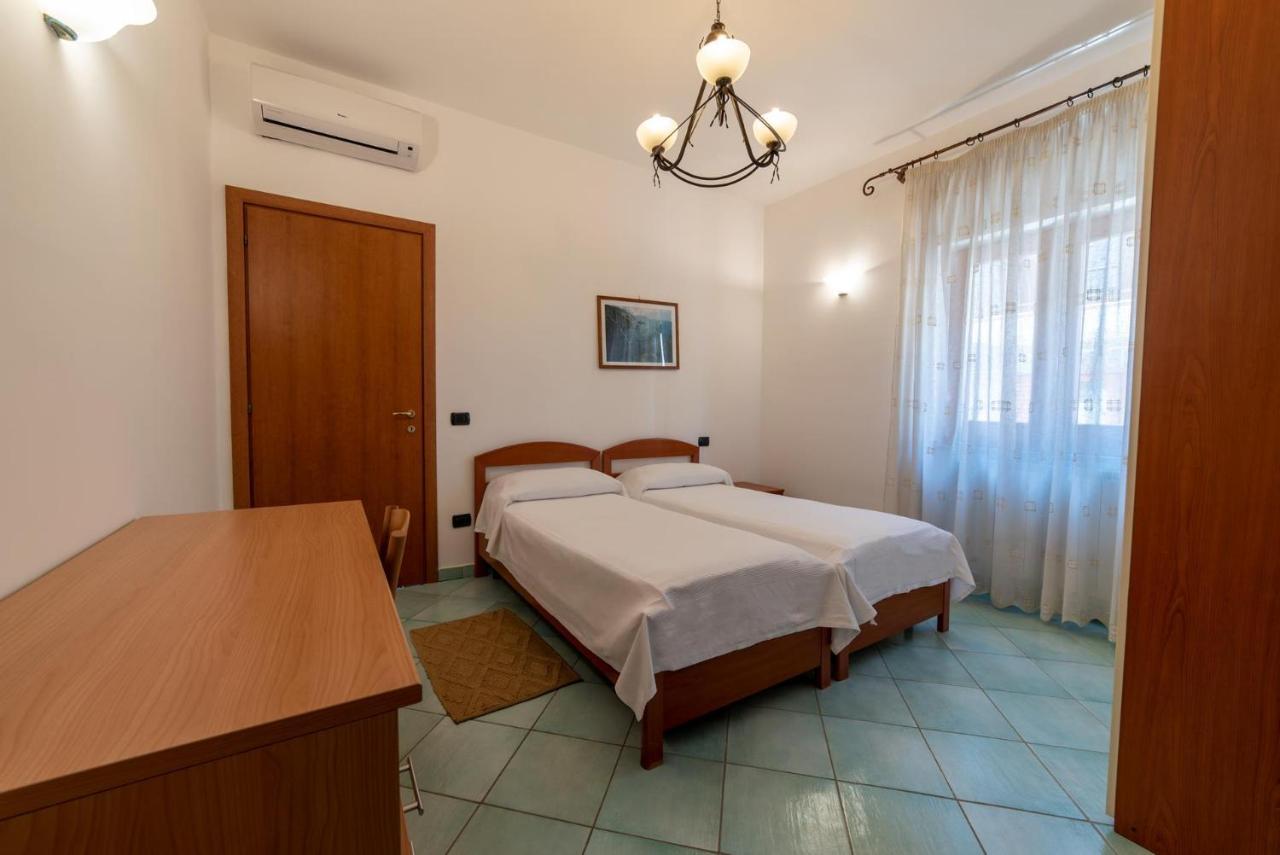 Olga'S Relais Aparthotel มัสซาลูเบรนเซ ภายนอก รูปภาพ