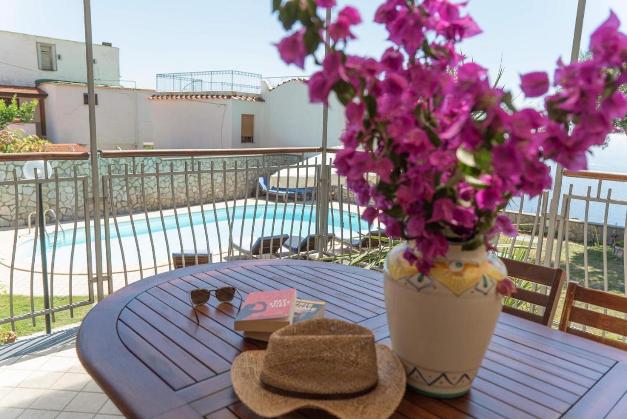 Olga'S Relais Aparthotel มัสซาลูเบรนเซ ภายนอก รูปภาพ