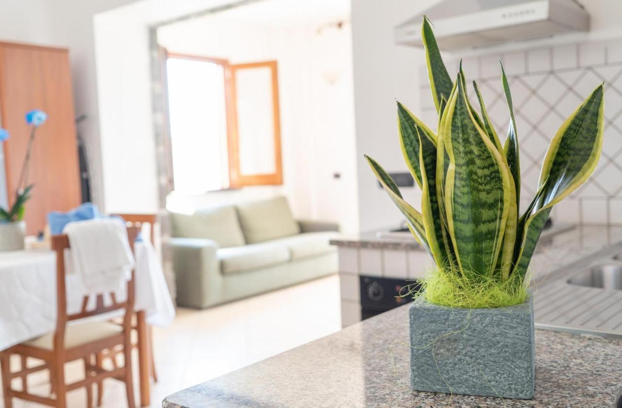 Olga'S Relais Aparthotel มัสซาลูเบรนเซ ภายนอก รูปภาพ