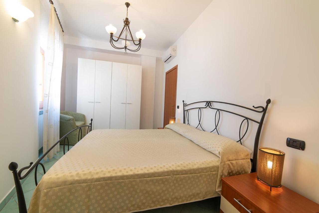 Olga'S Relais Aparthotel มัสซาลูเบรนเซ ภายนอก รูปภาพ