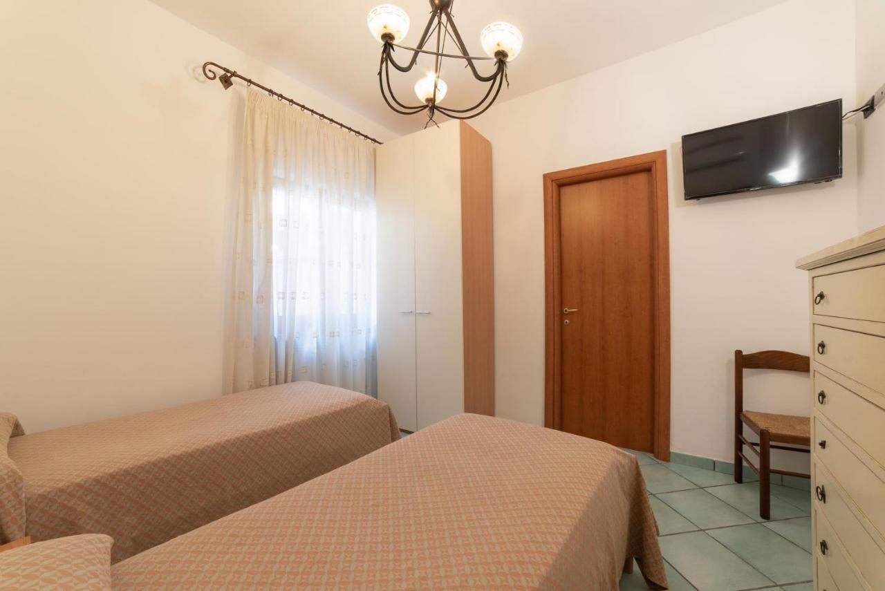 Olga'S Relais Aparthotel มัสซาลูเบรนเซ ภายนอก รูปภาพ
