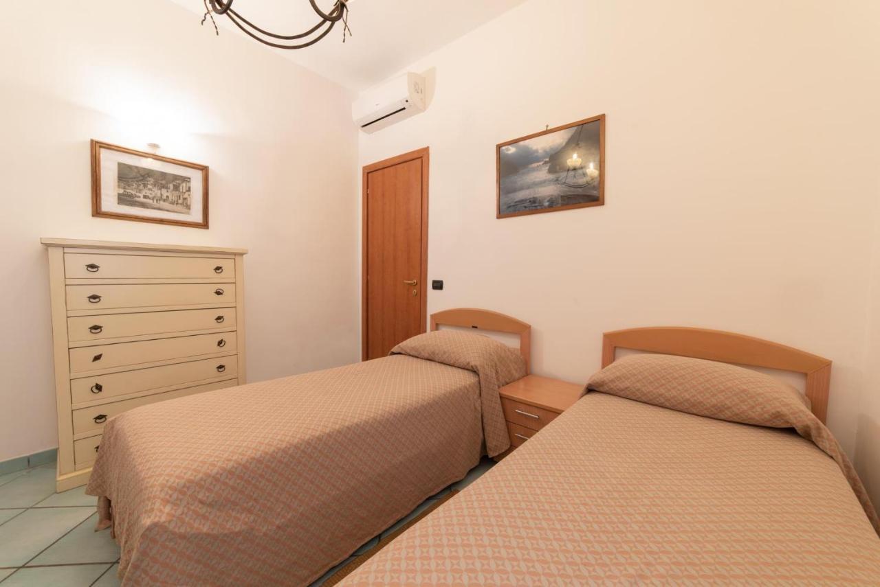 Olga'S Relais Aparthotel มัสซาลูเบรนเซ ภายนอก รูปภาพ